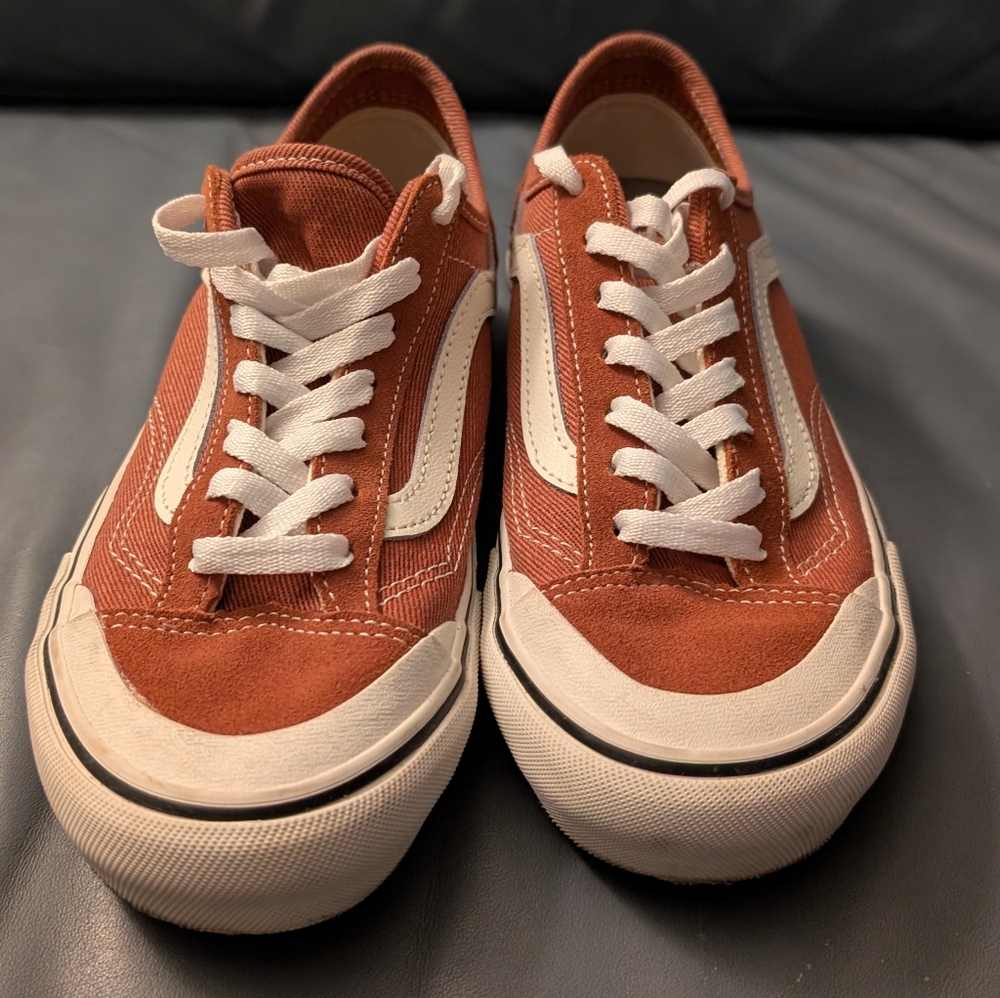 Vans - Picture 4 of 5